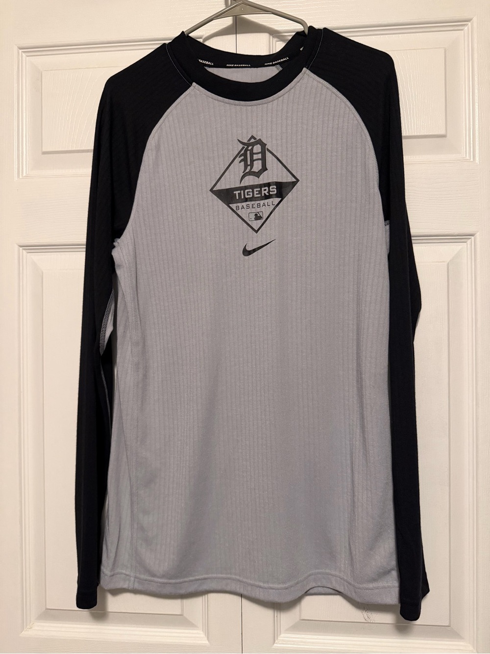 Nike Detroit Tigers Long-Sleeve Baseball Tee - Gray/Black